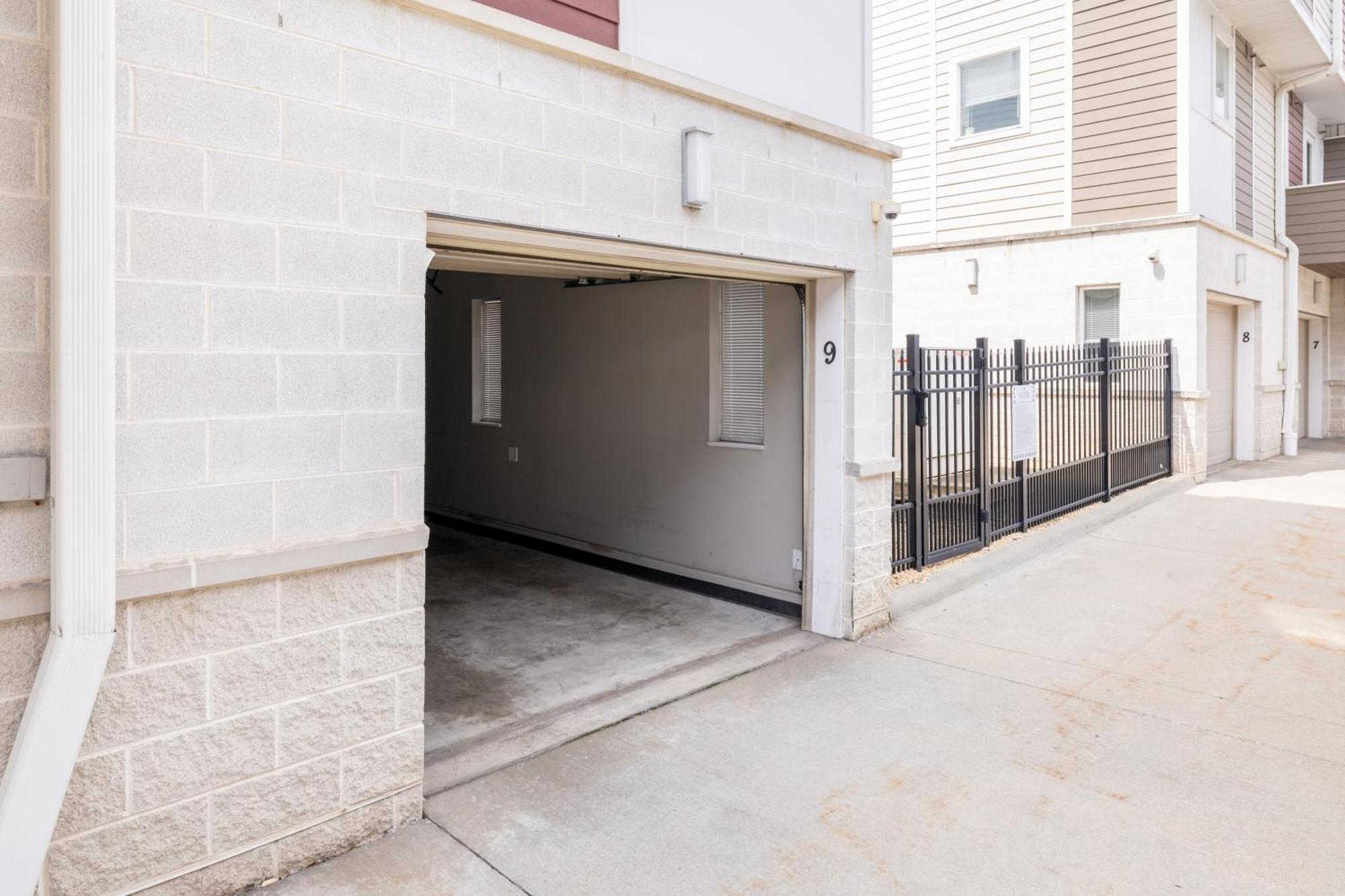 Luxury Downtown Townhome Private Garage Unit 9 Cleveland Bagian luar foto